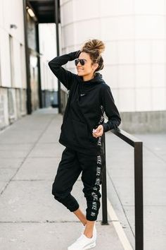 Popular Fall Outfits, Black Mode, Nike Fitness, Hello Fashion, Sporty Casual, Tumblr Boys, Looks Black, Athleisure Outfits