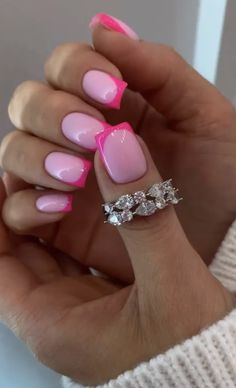 Nail Pink, Pink Tip Nails, Cute Gel Nails, Short Acrylic Nails Designs, Pink Acrylic Nails, Neon Nails, Chic Nails, Short Acrylic Nails