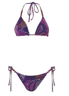 Balmy, ¿dónde has estado toda nuestra vida? Este top de bikini triangular deslizante perfecto es ideal para las vacaciones de verano. Con un detalle de anillo sexy, estampado reversible garantizado y copas suaves removibles, el Batik Floral Balmy te diferenciará en la cabaña o en la playa.   Tamaño y medida del modelo:  Stephanie lleva una talla SMALL - Altura: 5'10 (180 cm) - Busto: 34" (86 cm) - Cintura: 25" (63 cm) - Caderas: 37" (93 cm)   Características de la prenda:  Top, braguita no incl Summer Aesthetic, Batik, Summer Outfits, Cute Outfits, Purple, Floral