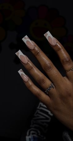 New Nail Styles 2023, Nail Design Inspiration Summer, Nail Inspired Black Women, French Tip Acrylics Square, White Nails Designs Acrylic, Square Nails Black Women, White Fire Nail Design, Ora Nails Ideas, White And Nude Acrylic Nails