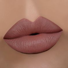 1995 - HydraMatte Liquid Lipstick Maquillaje Kylie Jenner, Winter Lip Color, Vampy Lips, Lipstick Art, Kissable Lips, Best Lipsticks, Pink Lipstick, Beautiful Lips, Lip Art