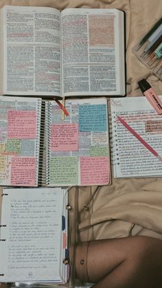 Christian Vision Board, Bible Journaling Ideas Drawings, Bible Journal Notes, Bible Study Methods, Bible Study Notebook, Christian Bible Study, Bible Time, Bible Study Verses