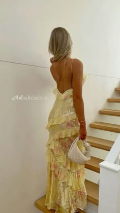 yellow dress Chiffon Evening Dress, Smart Dressing, Chiffon Evening Dresses, Prom Dress Inspiration, Cute Prom Dresses, Pretty Prom Dresses, Womens Floral Dress, Midi Skirts, Hoco Dresses