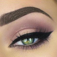 Green Eyes Pop, Pink Smokey Eye, Makeup Looks For Green Eyes, Braut Make-up, Green Eyeshadow, Stunning Makeup, Makeup Guide