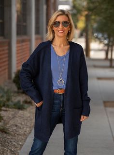 Navy Cardigan Outfit, Cardigan Sleeves, Sleeveless Blazer Vest, Boxy Cardigan, Unique Jackets, Cardigan With Pockets, Just Style, Denim Blazer, Cardigan Outfits