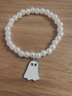 Unique handmade bracelets made with love 💕 Cute 👻 design Pearl Bead Bracelet, Love Cute, Cute Design, Made With Love, Bead Bracelet, Pearl Beads, Handmade Bracelets, Bracelet Making, Cute Designs