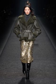 Alberta Ferretti Fall 2024 Ready-to-Wear Trendy Fall Fashion, Fashion Trend Forecast, Fall Trends Outfits, Winter Lookbook, Milano Fashion Week, Alberta Ferretti, Fall 2024