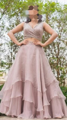 Layer Lengha Design, Stylish Blouses For Lehenga, Skirt Design For Lehenga, Layered Lehenga Indian Outfits, Simple Lehenga Designs From Saree, Two Layer Lehenga, Layers Lehenga Designs, Lehenga Designs Ideas, Stylish Lehenga Designs For Wedding