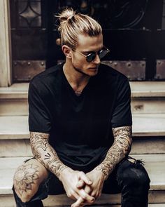 Jude Viking Style Hair Men, New Mens Haircuts, New Trendy Hairstyles, Celebrities Tattoos, Man Bun Hairstyles, Mens Hairstyles With Beard, Hair Clipart, Men's Long Hairstyles, Beard Hairstyle