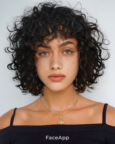 Short Layered Bob Curly Hair, Curly Shag With Bangs Round Faces, Short Curly Round Haircuts, Shirt Curly Hair With Bangs, Curly Short Layered Haircuts, 3b Curly Short Haircut, Curly And Straight Haircut, Short Curly Haircuts Layers, Short Curls With Bangs