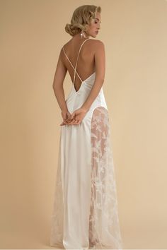 Silk White Nightgown, Wedding Lingerie Outfit Night, Long Silk Nightgown, Wedding Nightgown, Beautiful Nightgown, Bridal Nightgown, Nightgown Sets, Long Nightgown, Lingerie Vintage