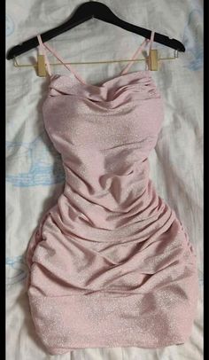 Pink Dress For Party, Dresses To Wear To A Party, Dresses For Quinceanera Guest, Tight Dress Outfit Party, Tight Dress Outfit Classy, 15 Birthday Outfit Ideas, Revealing Dress Short, Scandalous Dresses, Short Fitted Dresses