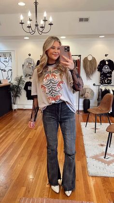 Concert Outfit Koe Wetzel, Casual Country Bar Outfit, Leather Leggings Western Outfit, Fall Casual Western Outfits, Western Winter Concert Outfit, Mesh Undershirt Outfit Western, Salon Outfit Ideas Stylists Plus Size, Country Bar Outfit Night Plus Size