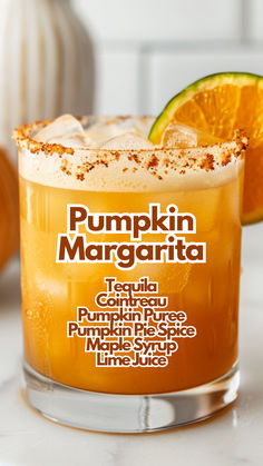 Pumpkin Margarita Sweet Margarita Recipe, Margarita Spicy, Thanksgiving Margarita, Thanksgiving Cocktail Recipes, Classic Margarita Recipe, Fall Cocktails Recipes, Fall Cocktail, Thanksgiving Drinks, Yummy Alcoholic Drinks