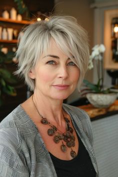 90 Bob Haircuts For Women Over 50: Medium, Short, And Layered Styles 2024 53 Fine Straight Hair, Stylish Short Haircuts, Short Haircuts For Women, Haircut For Older Women