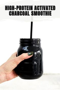 High-Protein Activated Charcoal Smoothie Activated Charcoal Smoothie, Medicinal Drinks, Charcoal Smoothie, Black Smoothie, Banana Vitamins, Mineral Chart, Vegan Halloween Food, Vegan Magazine, Vegan Pantry