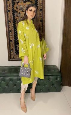 Summer Outfits Pakistani Casual, Tulip Pants With Kurti Pakistani, Tulip Pants Suit, Tulip Pants Outfit, Tulip Pants With Kurti, Pakistani Casual Suits, Stylish Pakistani Outfits, Pakistani Outfits Casual, Pakistani Suits Casual