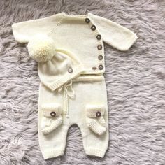 Newborn yellow. Gender neutral baby coming home outfit. Baby Boy Going Home Outfit, Boy Going Home Outfit, Baby Layette Set