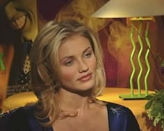 Cameron Diaz The Holiday Hair, Cameron Diaz 2000s, The Holiday Cameron Diaz, Young Cameron Diaz, 1990s Hair, Lob Cut, Kendall Jenner Face