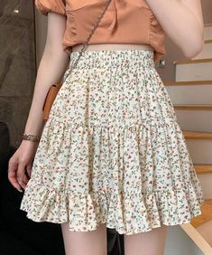 Cottagecore Outfit Ideas, Cottagecore Outfit, Skirt Aesthetic, Egirl Fashion, Skirt Streetwear, Burmese Clothing, Clueless Outfits, Cottagecore Outfits, Indie Outfits