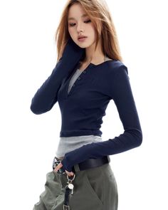 A stylish long-sleeved top with a layered design. 

In addition to the classic denim, we also recommend wearing it with a skirt for a sweet and spicy mix. 

This item is recommended for those who like fashion and street style coordination. 

◾️Model
Height/Weight: 163cm/40kg
Try size: S




Size (cm)

Length
Chest measurement
Shoulder width
Sleeve length


S
45
69
32
60.5


M
46
72
33
61.5


L
47
75
34
62.5 One Piece Top, Clothing Pieces, Layered Design, Button Top, Style Chic, Fur Jacket, Model Height, Kitchen Remodel, Hoodie Shirt