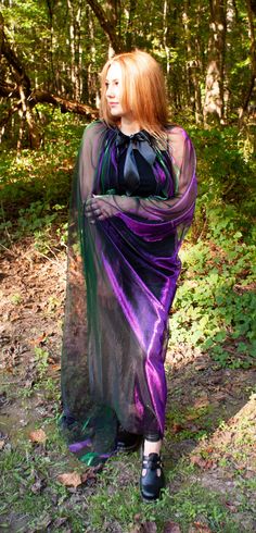 Iridescent Cape Shiny Cloak Green and Purple Glowing Veil - Etsy Purple Fantasy Cosplay Costume For Costume Party, Elvish Halloween Cosplay Cape, Green Cape Costume, Purple Fantasy Cosplay Costume For Events, Casta Fierce, Hooded Cape Purple, Alien Cosplay, Faerie Costume, Purple Cape