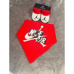 Bnwt Nike Jordan Set Includes Bib & Booties Size 0-6m Nike Jordan Red, Crazy Acrylic Nails, Newborn Bibs, Jordan Red, Baby Set, Baby Outfits, Kids Nike, Nike Jordan