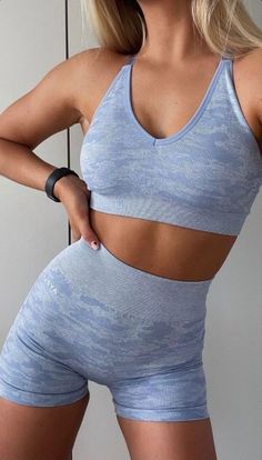 Perfect for sport,gym,yoga, exercise, fitness, any type of workout, or everyday use. Blue Gym Leggings Outfit, Blue Gym Aesthetic, Comfy Gym Outfits, Blue Gym Outfit, Gym Leggings Outfit, Casual Gym Outfit, Gym Shorts Outfit, Female Gym