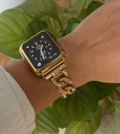 Elevate your Apple watch with this Stylish Chain band in Luxury choices of Gold, Silver, Rose Gold and Black for the Apple Watch. NOW ALSO AVAILABLE FOR SAMSUNG GALAXY, GARMIN and all other 22mm and 20mm Watch. The choice for luxury lovers who know how to elevate their style and look fresh.  Made of Stainless Steel the highest-quality durable metal and available in a range of stylish tones.   The watch bands are easily interchange on you apple watch for the perfect style up and to match your outfits to your occasion and style. ⌚️ Apple watch Metallic body cover be added to your order if you select it. ⭐️ Check out my other listings for more styles! 🌏 Worldwide tracked shipping.  Sizing:  Total Length of the strap without any links removed is 17cm (6.69 Inch) Compatible with Apple Watch Se Apple Watch Chain, Apple Watch Bracelets, Gold Apple Watch, Watch Band Bracelet, Premium Watches, Gold Apple, Rose Bracelet, Apple Watch Faces, 38mm Apple Watch Band