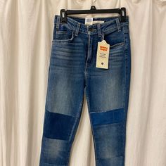 Super Cute , Dark Wash Levi’s. Brand New , Never Worn Just Tried On . These Jeans Are Perfect For Any Occasion ! Levi Mom Jeans, Black Mom Jeans, Premium Denim Jeans, Tapered Leg Jeans, Levi Jeans Women, High Waisted Mom Jeans, Destroyed Jeans, Classic Jeans, Button Fly Jeans