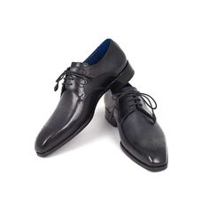 Paul Parkman Luxury Handmade Shoes Men's Black Medallion Toe Derby Oxfords (PM5311) Material:Calfskin leather Color:Black hand-painted leather upper Outer Sole:Antique burnished leather sole Derby style medallion toe dress Oxfords Comes with Original box and dustbag. PAUL PARKMAN creations are all made strictly by hand in a small factory in limited numbers. They feature obsessive research into leathers materials and details. Entirely handmade and hand painted. Made to Order. Ships within 2-3 wee Fashion Outfits Men, Painting Leather, Leather Shoes Men, Slipper Shoes, Factory Outlet, Lace Up Heels, Handmade Shoes, Types Of Shoes, Loafer Shoes