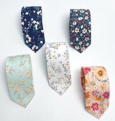 "PRODUCT DETAILS Neck Tie : 145cm (57. 09in) x 6 cm ( 2.36 in） ----------Fabric Type---------- 100% cotton ----------ABOUT THIS ITEM---------- Retro floral ties for men. Made of the flexible and high-quality cotton material.These ties have quality that you can feel. You will not be disappointed by the fabrics we use on all of our ties. It is comfortable to wear and soft touch.Retro and stylish printed designed necktie, it is will makes you different than others whatever you wear it to attend any Christmas Necktie, Floral Ties, Pattern Wedding, Ties For Men, Groom Groomsmen, Bag Display, Boys Christmas, Mens Neck Ties, Groom And Groomsmen