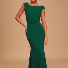 Lulus Dress New W/ Tags. Plain Formal Dresses, Green Advertisement, Pretty Midi Dresses, Hunter Green Dresses, Mermaid Maxi Dress, Green Mermaid, Dress Mermaid, Formal Dresses Gowns, Mermaid Silhouette