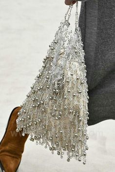 Luxury Beaded Glamorous Evening Bag, Elegant Embellished Crystal Bags, Luxury Embellished Crystal Evening Bag, Paco Rabanne Bag, Luxury Chic Beaded Bags, Luxury Glamorous Beaded Shoulder Bag, Paris Mode, Lv Bags, Kelly Bag