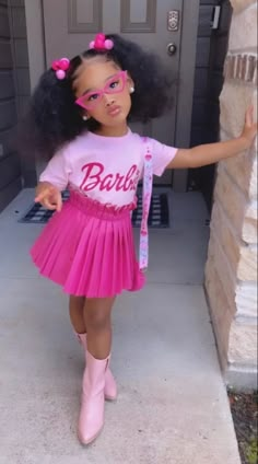 #kidsoutfits #pink #kidsfashiontoddler #cutekidsfashion #barbie #babygirloutfits Mom And Daughter Barbie Outfit, Barbie Bday Outfit, Barbie Custom Outfits, Barbie Theme Birthday Party Ideas, Barbie Birthday Outfit Mom, Barbie Birthday Shirt Kids, Barbie Birthday Hairstyle, Barbie Birthday Party Outfit Kids, Barbie Birthday Party 6