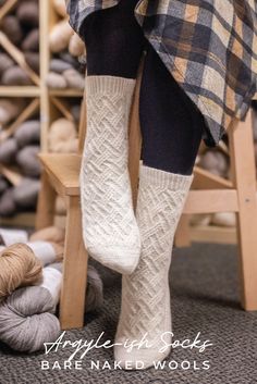 White knitted socks featuring criss-cross motifs, showcasing intricate and stylish patterns Pumpkin Vibes, Sock Knitting Pattern, Knitting Things, Skirt Trousers, Wool Fashion, Flat Photo, The Knitter, Winter Cottage, Sock Knitting