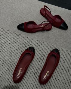 Chanel Ballerina, Red Ballet Flats, Chanel Slingback, Chanel Flats, Red Chanel, Classy Shoes, Aesthetic Shoes, Elegant Shoes