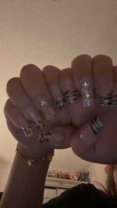 y2k nail inspo silver  / gold Nail Ideas Square Simple, Nail Ideas Y2k Simple, Cool Square Nail Designs, 2000s Inspo Nails, Y2k Nail Inspo Cheetah Print, Sliver Y2k Nails, 2000s French Tip Nails Long, Nail Inspo No Acrylics, Y2k Gel X Nails