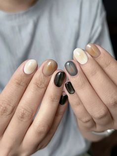 Long Minimalist Nails, Simple Nails Design Short, Gel Nails Short Natural, Short Nail Designs Grunge, Very Short Nails Design, Minimalist Gel Nails, Short Stubby Nails, Short Gel Nails Winter, Artsy Nails Designs