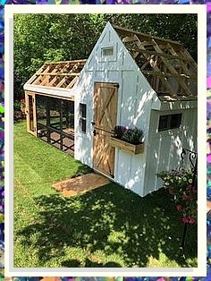 Discover the art of woodworking with our easy-to-follow project tutorials. Reban Ayam, Coop Design, Chicken Coop Designs, Chicken Garden