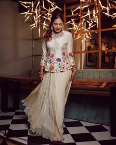 10 Times This Blogger Gave Us Bridesmaids Style Inspiration! | WedMeGood Kediya Style Blouse, Getting Over Her, Casual Suits, Designer Party Wear Dresses, Fancy Blouses, Blouse Designs Latest, Dress Indian Style, Lehenga Designs, Indian Designer Outfits