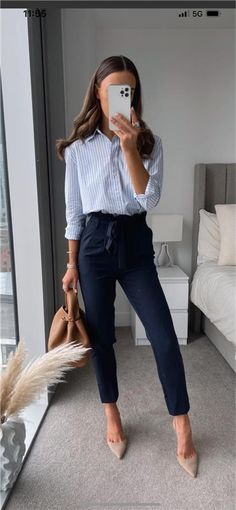 Assistant Outfit Office, Doctor Office Outfits Women, Women Workwear Office Wear, Business Office Outfits Women, Women Buisness Attire, Coorporate Girl Outfit, Basic Business Casual Outfits, Women’s Business Causal, Business Casual Spring Outfits For Women