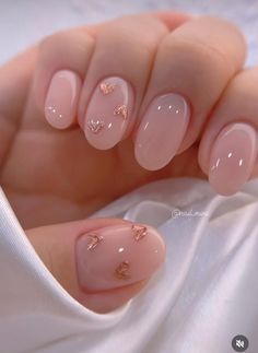 Penelope Featherington Nails, Natural Nails Manicure Design, Short Nail Designs Wedding, Kokoist Nails, Delivery Nails, Gelish Inspo, Elegant Touch Nails, Ideas Uñas, Wow Nails