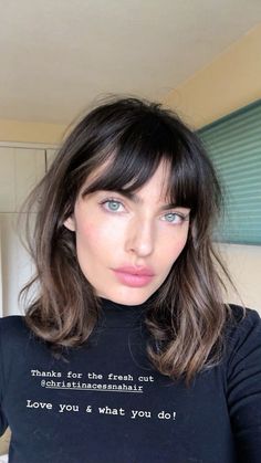 Short Lob Curtain Bangs, Hair Parted In The Middle With Bangs, Bangs With Lob Shoulder Length, Dark Hair Lob With Bangs, Dark Lob With Bangs, Winter Hair With Bangs, Bottleneck Bangs Medium Hair Round Face, Fall 2023 Bangs, Short Bottleneck Bangs