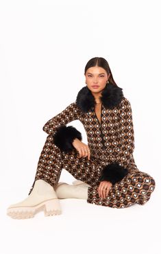 Zermatt Sweater Pant ~ Neutral Geo Jacquard – Show Me Your Mumu Fur Collar Sweater, Faux Fur Cardigan, Fur Cardigan, Houndstooth Pants, Collared Sweater, Nye Outfits, Boho Jacket, Romper And Jacket, Zermatt