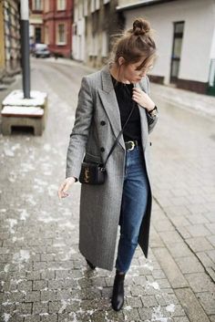 Light Grey Coat Outfit, Grey Coat Outfit, Pink Winter Coat, Fall Fashion Coats, Trench Coat Outfit, Grey Coat, Pinterest Outfits, Coat Outfits, Moda Fashion