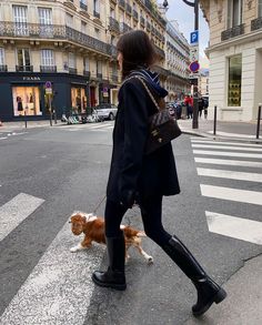 French Winter Style, French Winter Fashion, Leia Sfez, Women Boots Outfit, Riding Boot Outfits, Stile Kylie Jenner, Winter Boots Outfits, Knee Boots Outfit, Black Boots Outfit