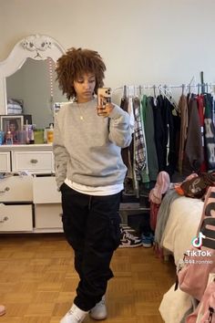 Baggy Clothes Outfit For School, Baggy Clothes Outfit Inspiration, Berkinstocks Outfit With Socks, Masculine Outfits Black Women, Simple Tomboy Outfits, Masc School Outfits, Stud Streetwear Outfits