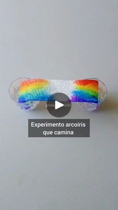 a rainbow colored object with the words experimento arcorisis que camina on it