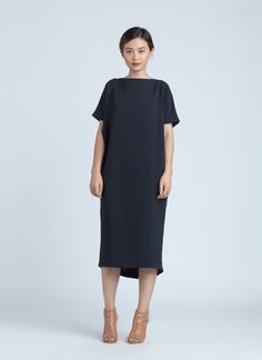 KAAREM Chic Short Sleeve Dress With Button Back, Chic Short Sleeve Button Back Dress, Elegant Short Sleeve Button Back Dress, Midi Length Button Back Dress For Daywear, Daywear Midi Dress With Button Back, Button Back Midi Dress For Daywear, Chic Knee-length Midi Dress With Button Back, Chic Button Back Midi Dress For Work, Chic Midi Dress With Button Back For Work